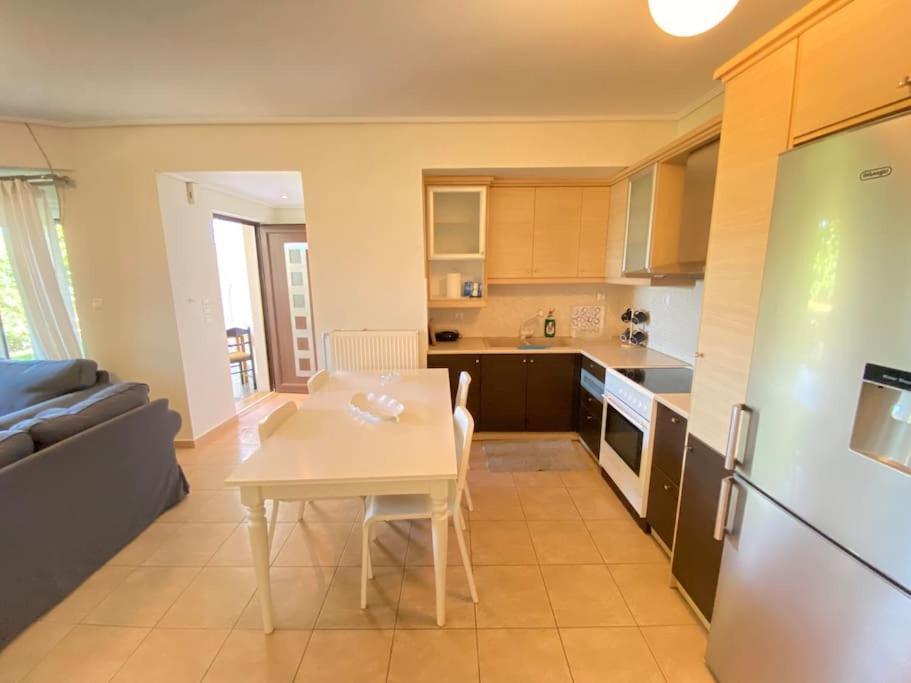 Cozy 2 Room Apartment With Garden Near Athens Air-Port Artemida  Exterior foto