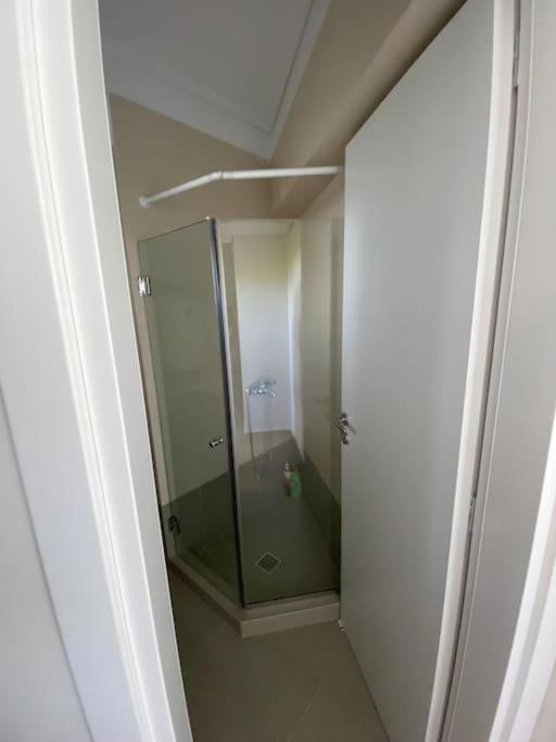 Cozy 2 Room Apartment With Garden Near Athens Air-Port Artemida  Exterior foto